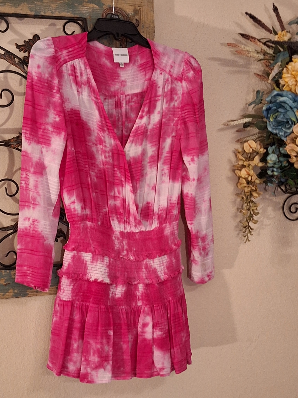 Skylar + Madison Pink and White Tie-Dye Long Sleeve Mini Dress. NWOT Size Medium